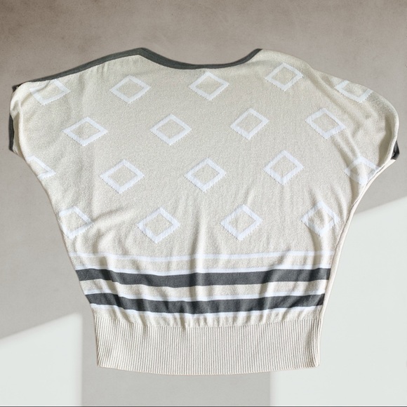 Elegant sweater knit t-shirt MEDIUM - Picture 8 of 9